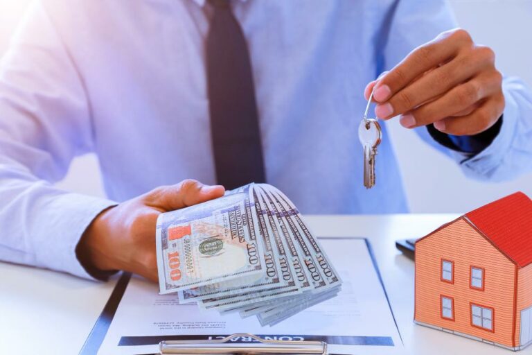 Faut-il utiliser son épargne ou emprunter pour investir ? Comprendre l’effet de levier du crédit